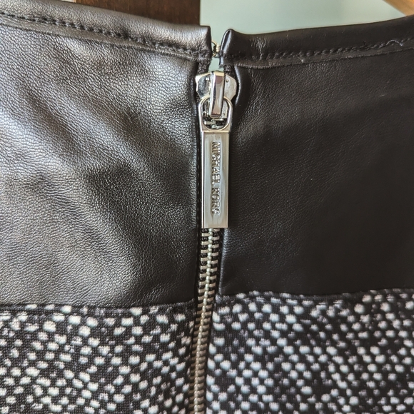 MICHAEL KORS Faux Leather Yoke Short Sleeve Sheath Dress Retail - size 2 - Picture 12 of 16